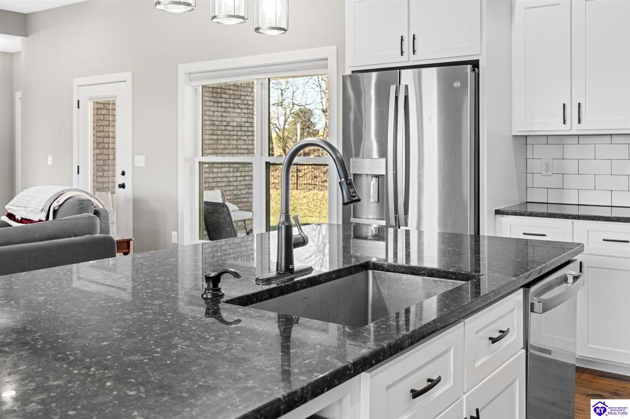 107 Summit Creek Drive photo 12