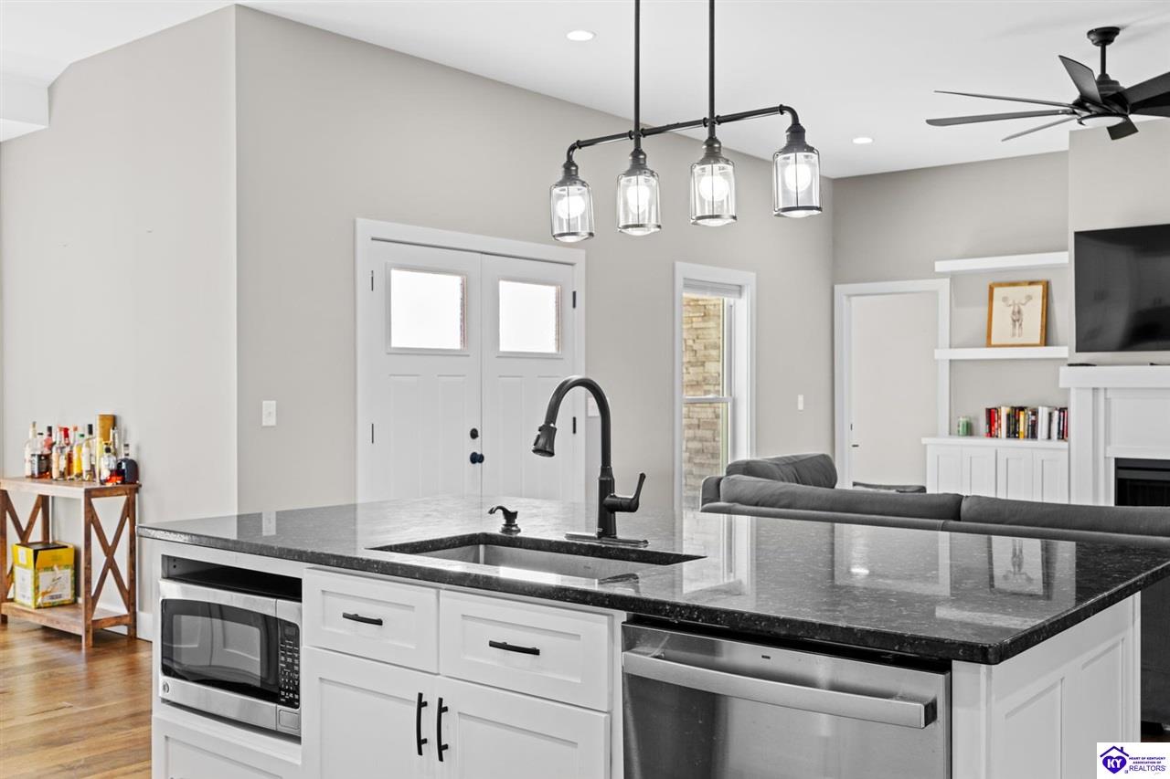 107 Summit Creek Drive photo 13