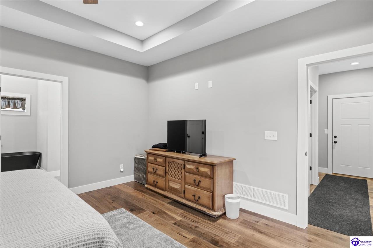 107 Summit Creek Drive photo 22