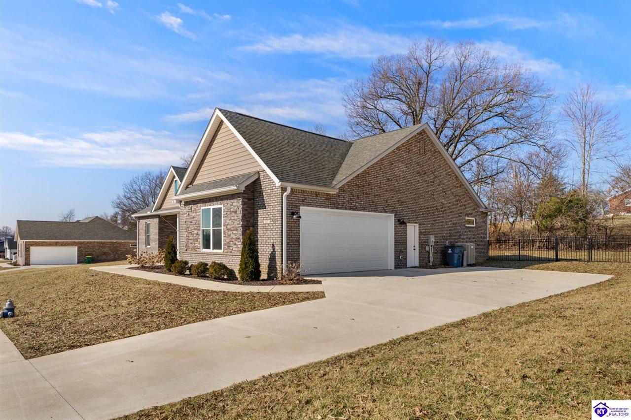 107 Summit Creek Drive photo 4