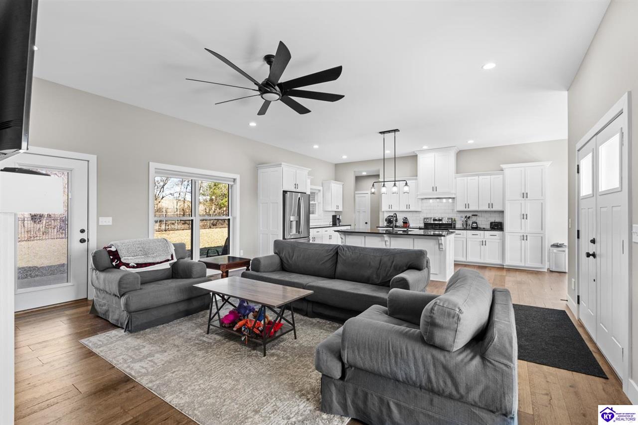 107 Summit Creek Drive photo 6