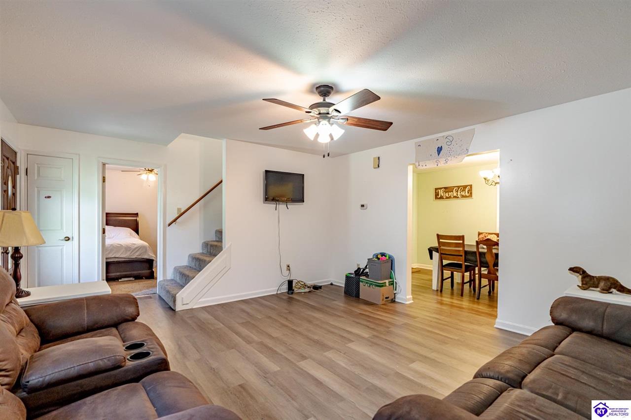 2050 Hill Street photo 6