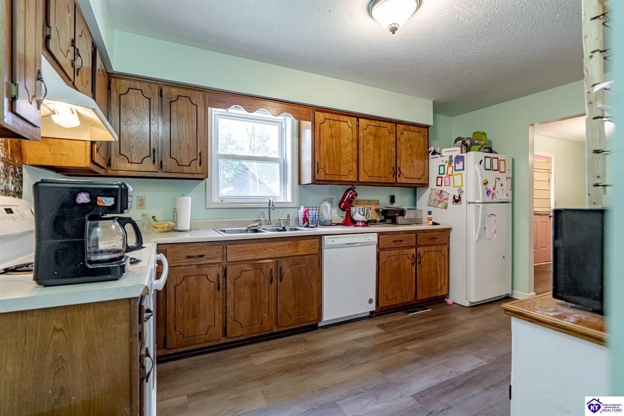 2050 Hill Street photo 9