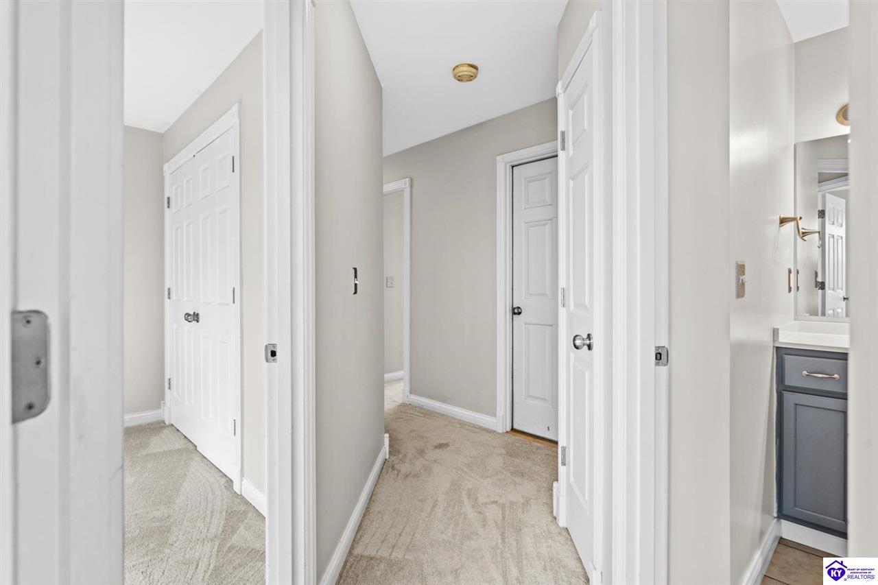 506 Delaware Court photo 20