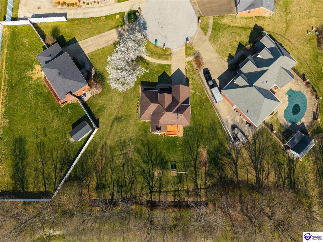 506 Delaware Court photo 33