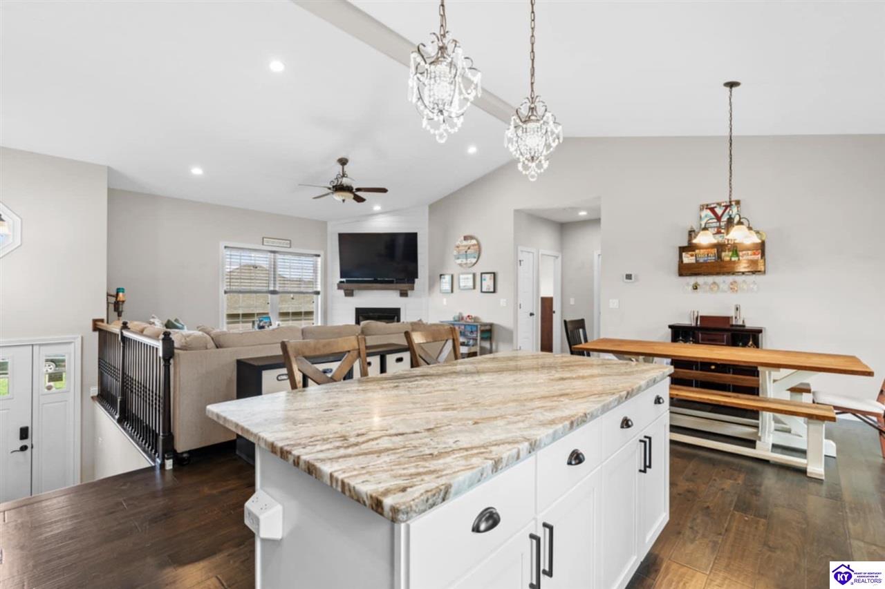 136 Lowball Lane photo 2