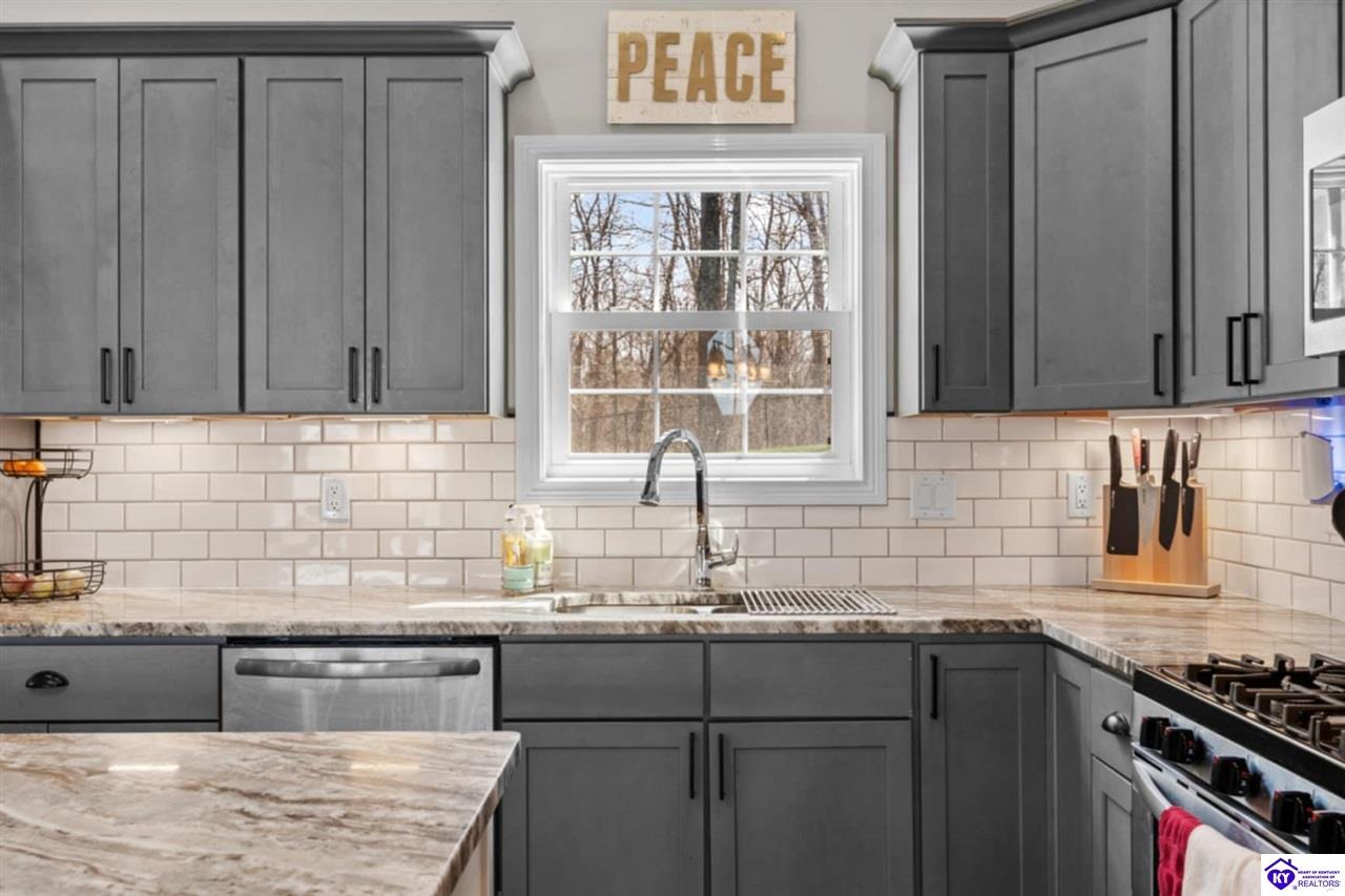 136 Lowball Lane photo 3