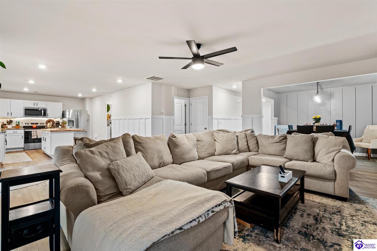 124 Highpoint Court photo 10