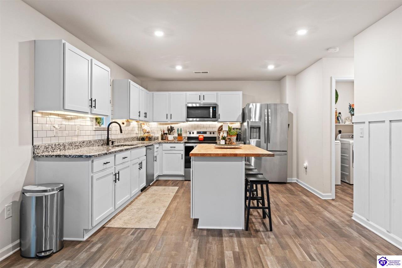 124 Highpoint Court photo 11