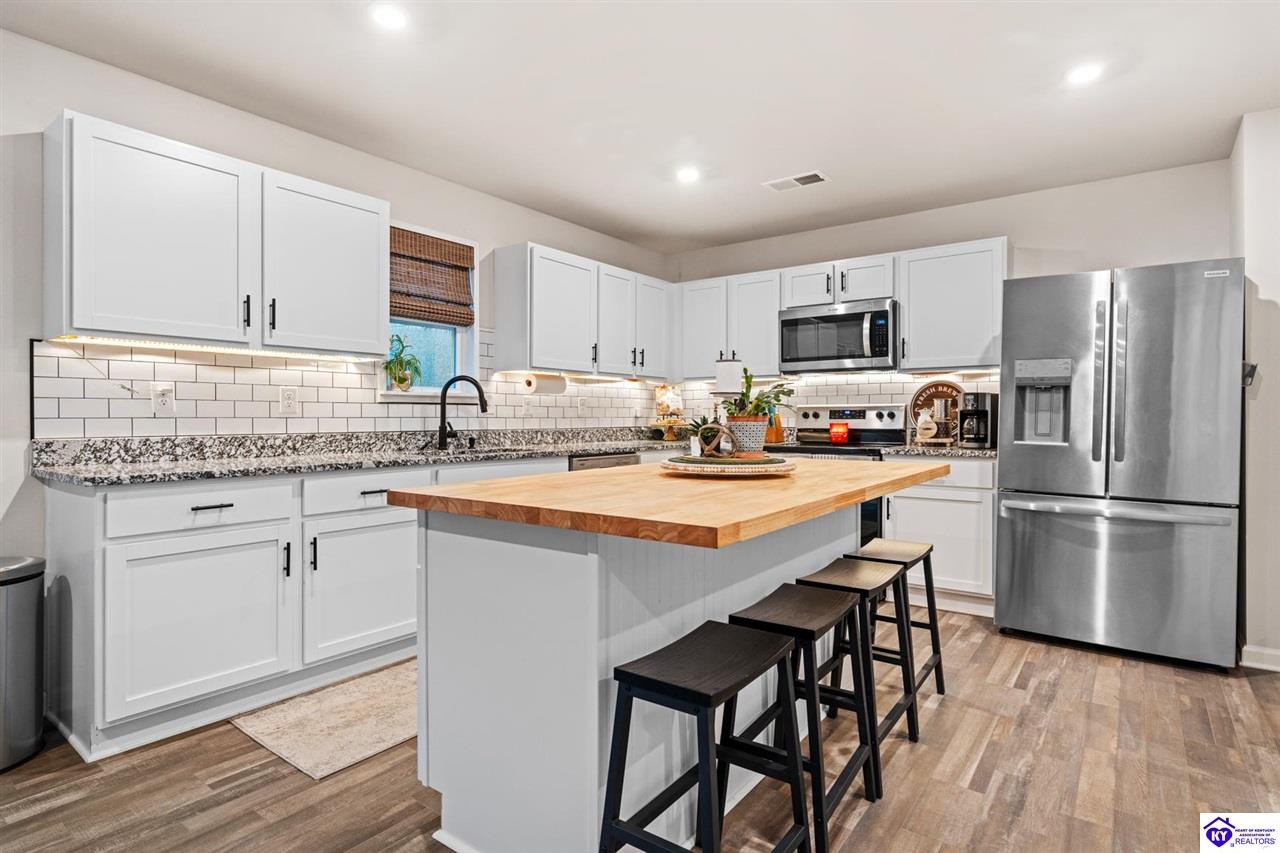 124 Highpoint Court photo 13