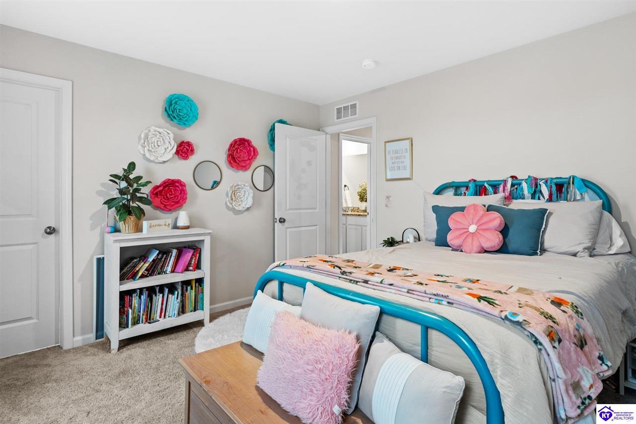 124 Highpoint Court photo 27