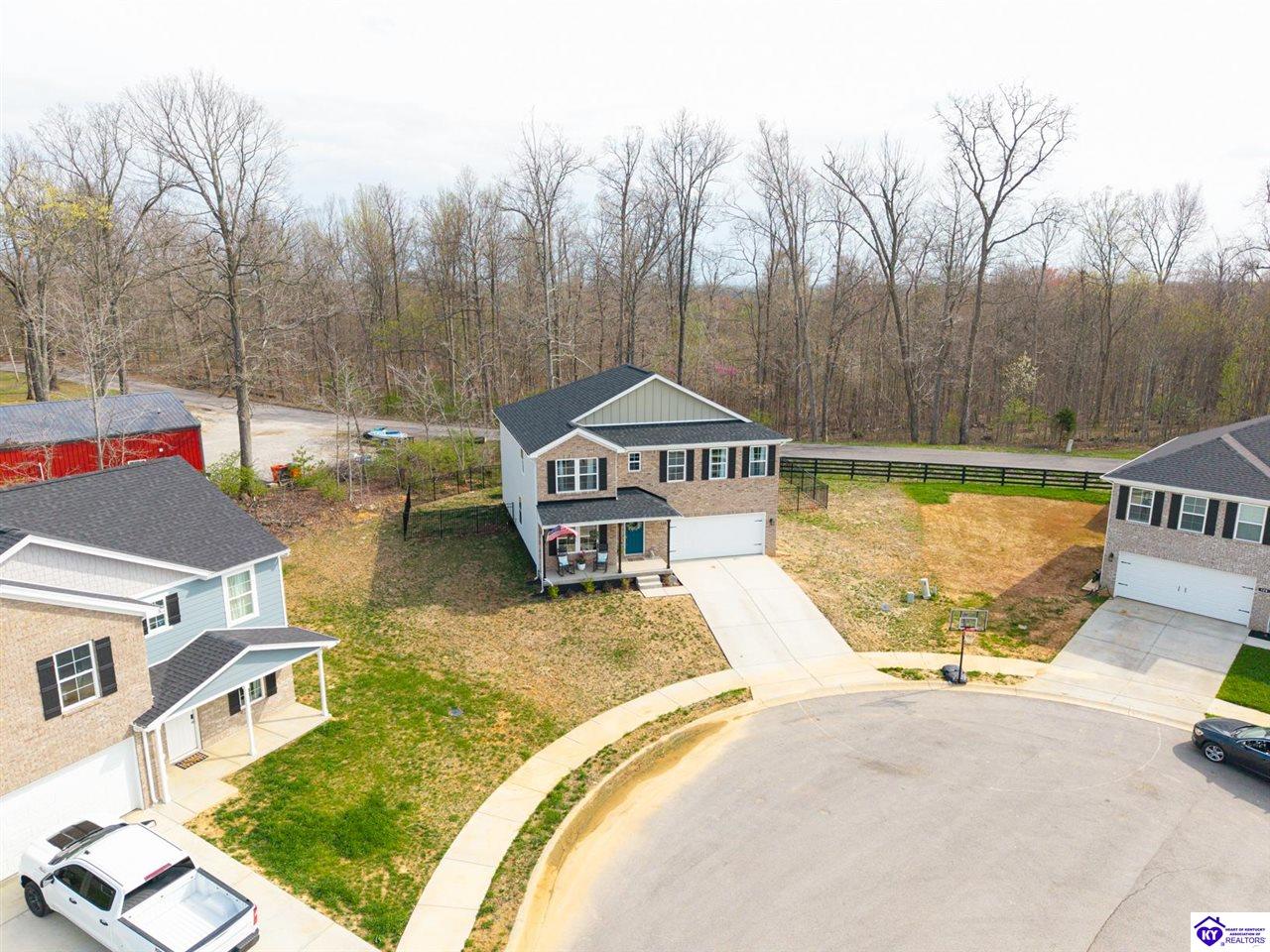 124 Highpoint Court photo 3