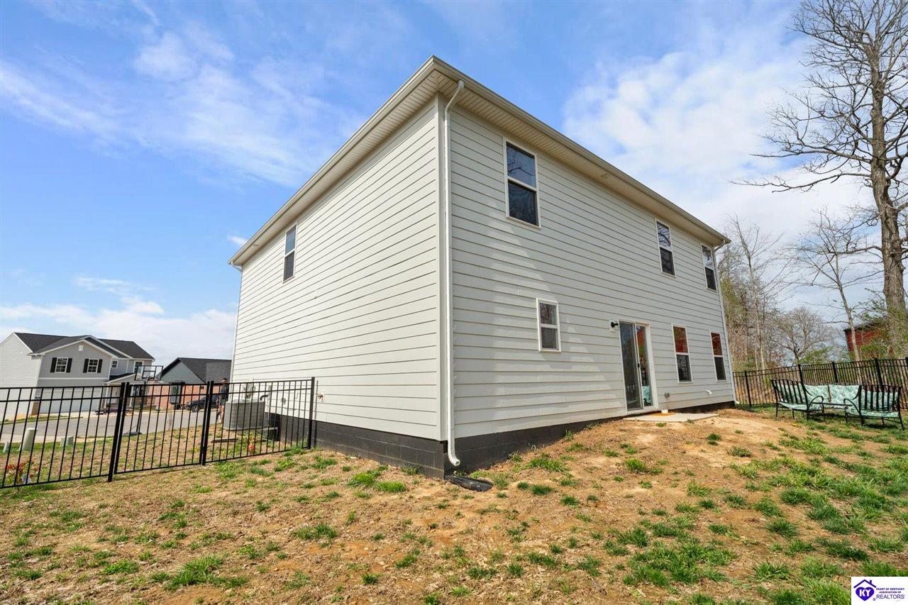 124 Highpoint Court photo 30