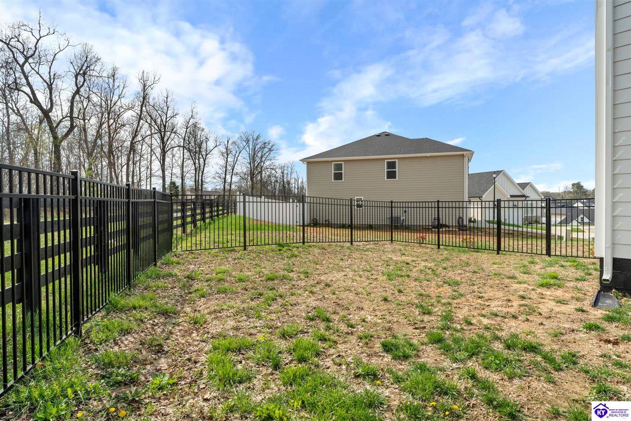 124 Highpoint Court photo 31