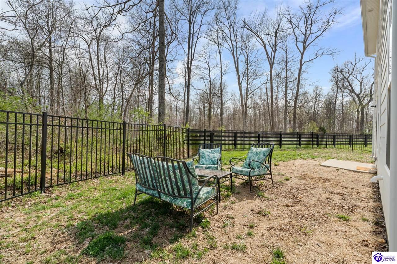 124 Highpoint Court photo 32