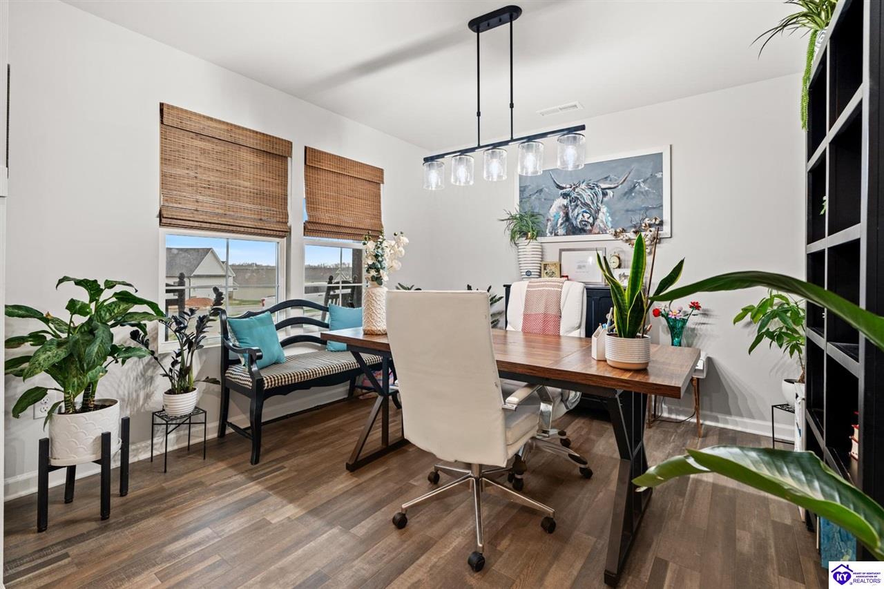 124 Highpoint Court photo 8