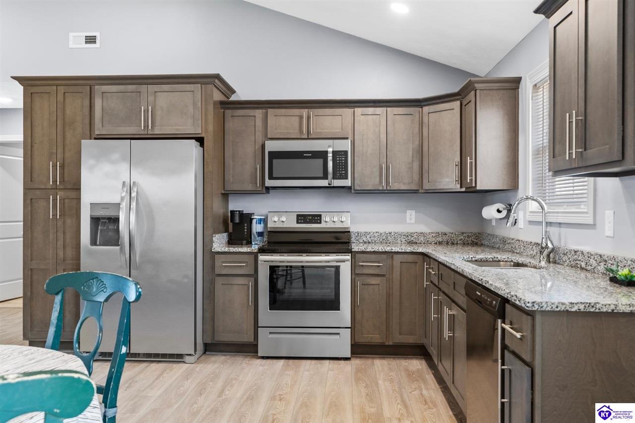 416 Turnberry Court photo 10