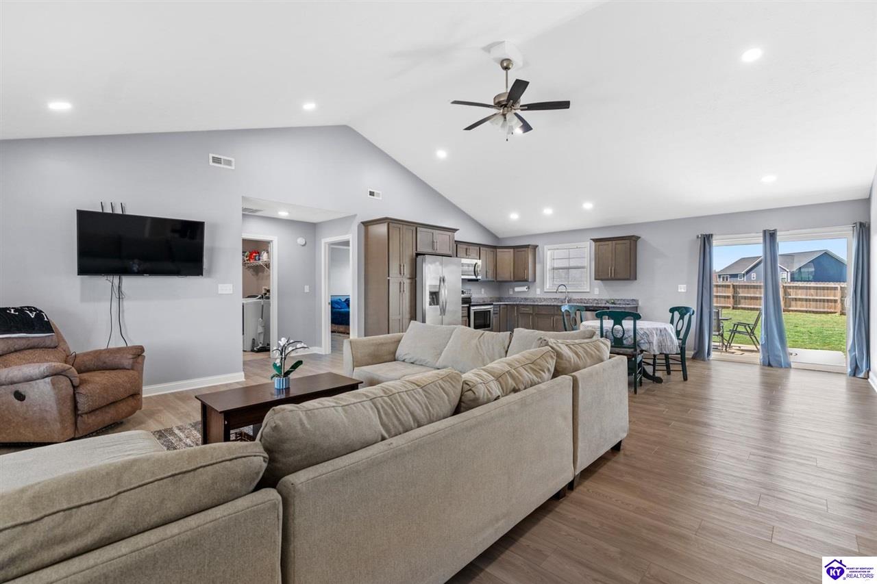 416 Turnberry Court photo 12