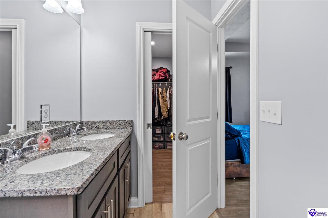 416 Turnberry Court photo 16