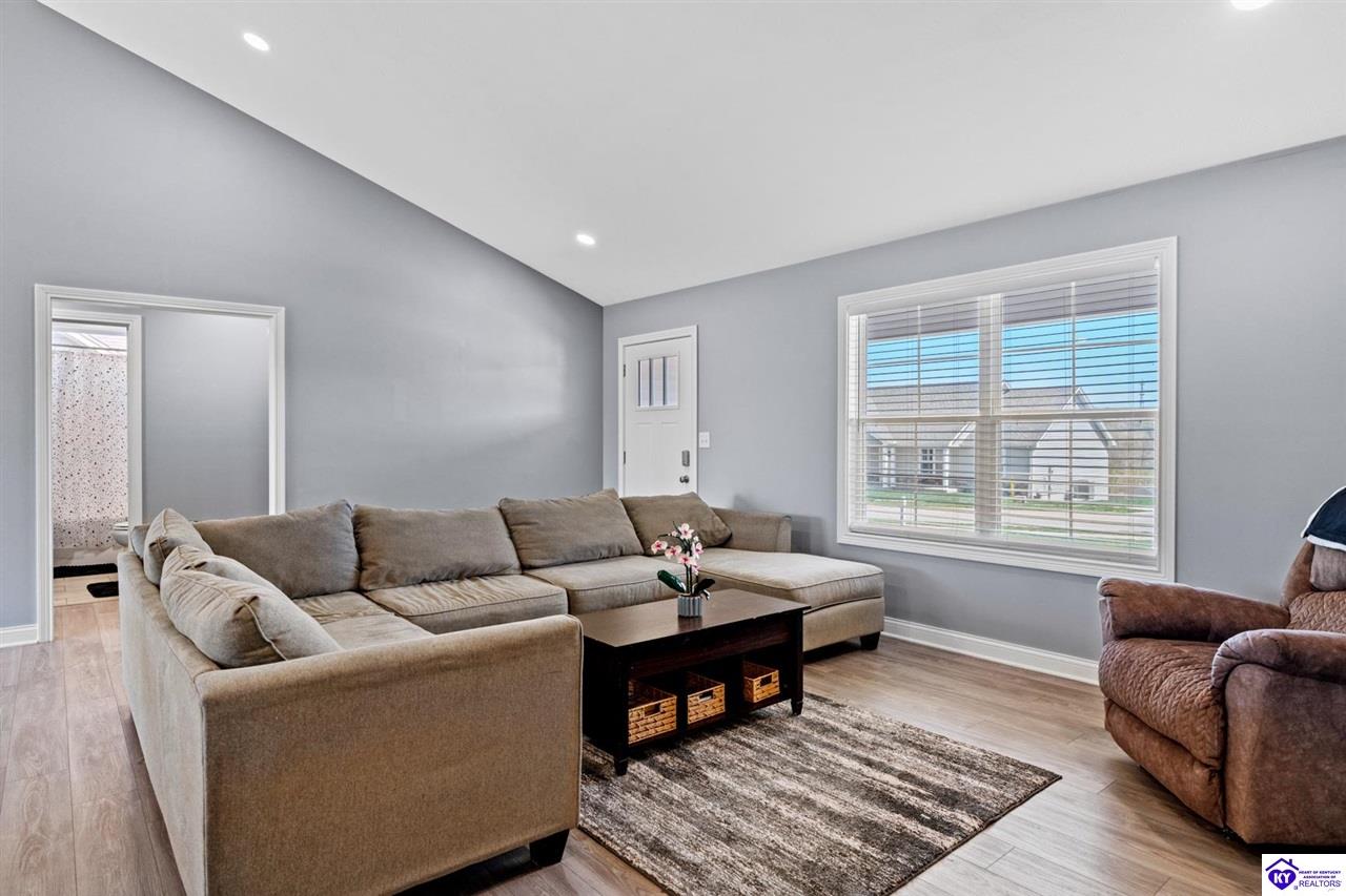 416 Turnberry Court photo 7