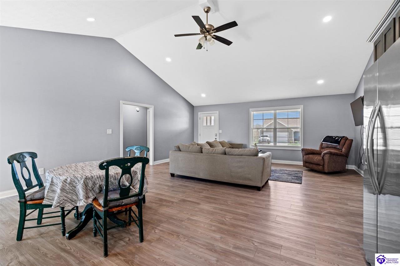 416 Turnberry Court photo 8