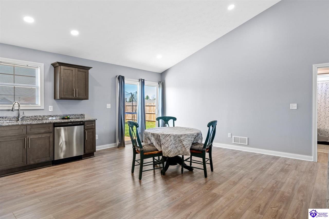 416 Turnberry Court photo 9