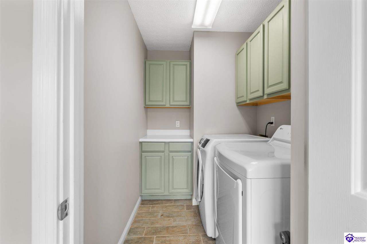 469 Arbor Lane photo 17