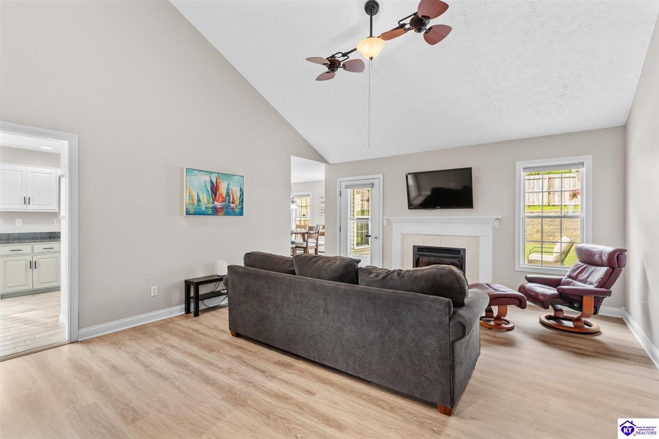 469 Arbor Lane photo 8