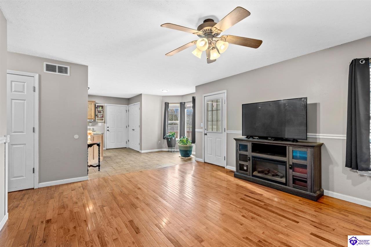 37 Retrieve Court photo 12