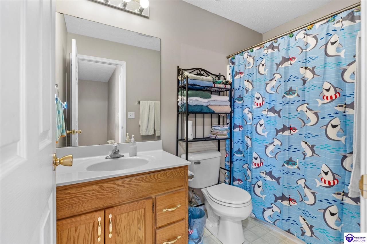 37 Retrieve Court photo 15