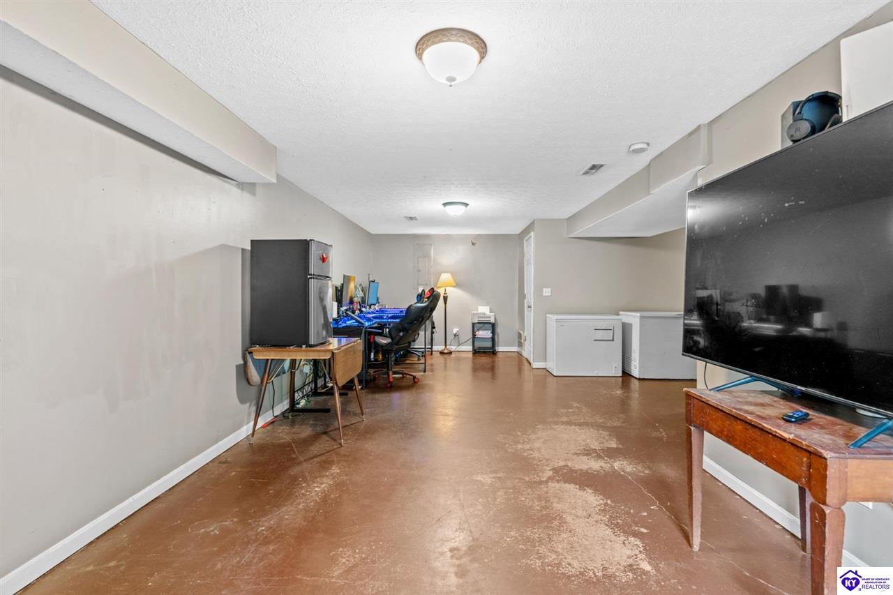 37 Retrieve Court photo 23