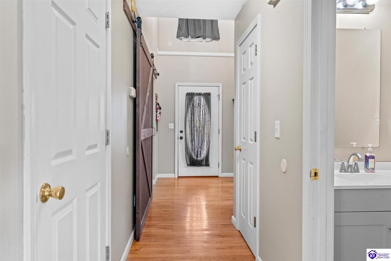 37 Retrieve Court photo 5