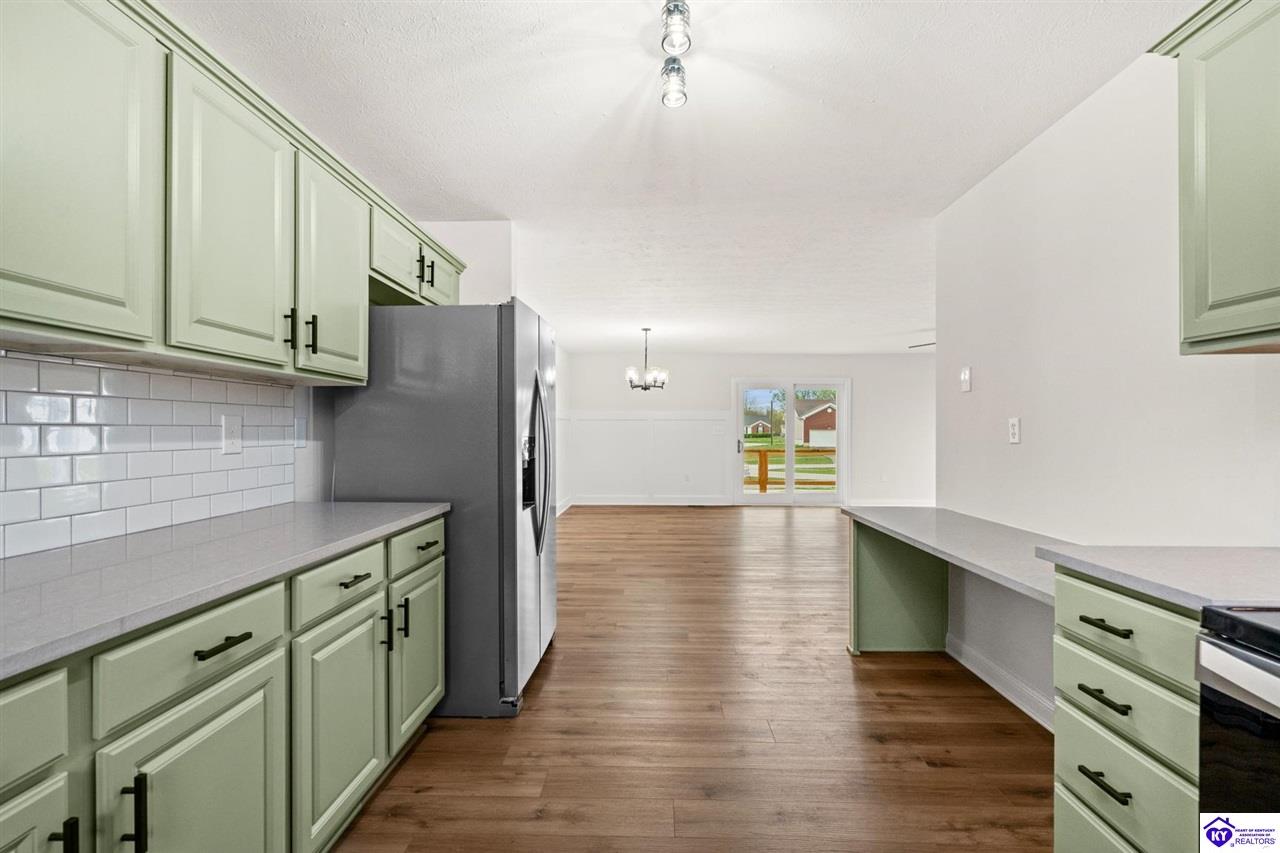 510 University Drive photo 10