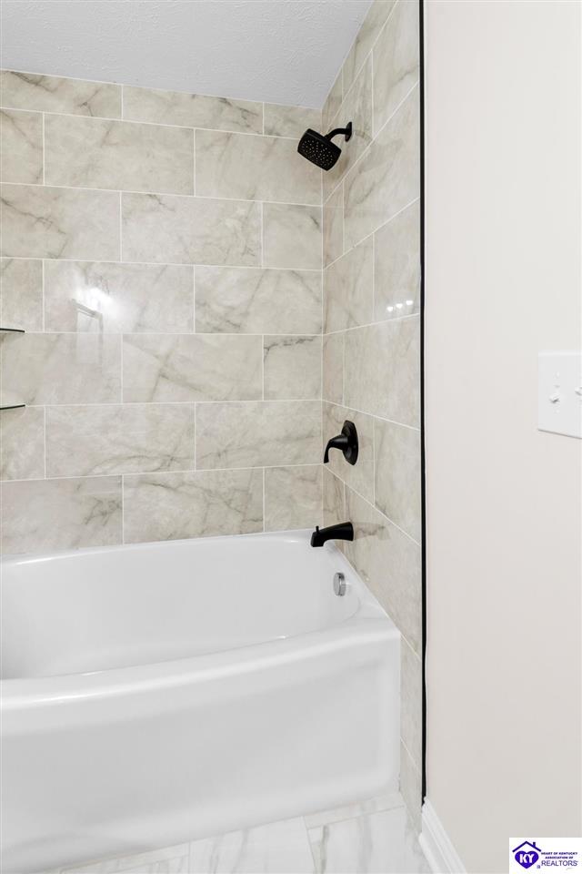 510 University Drive photo 16