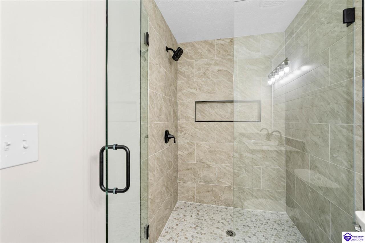 510 University Drive photo 21