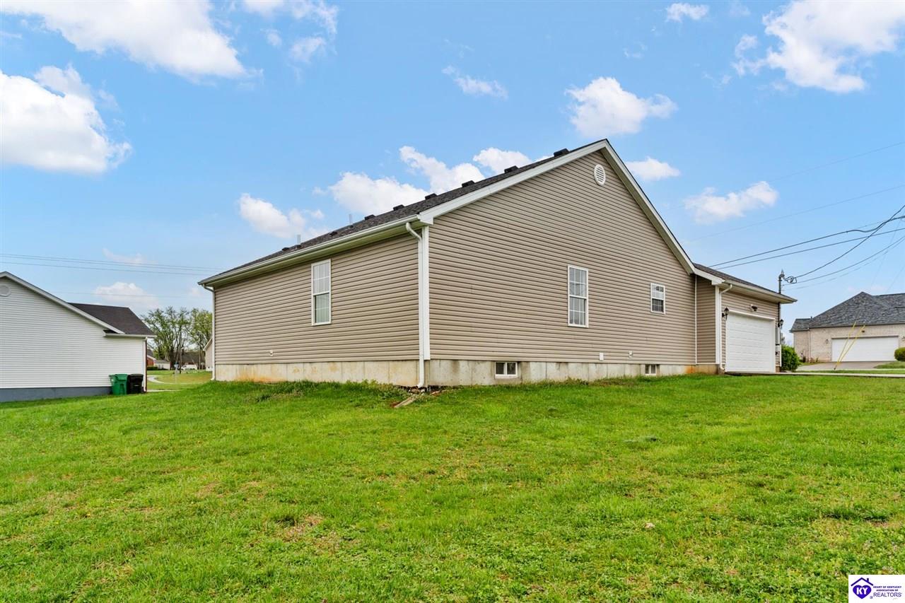 510 University Drive photo 27