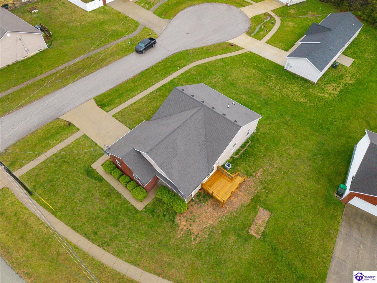 510 University Drive photo 3