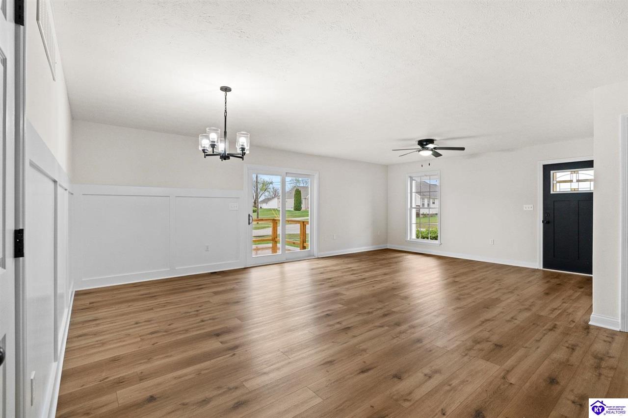 510 University Drive photo 4