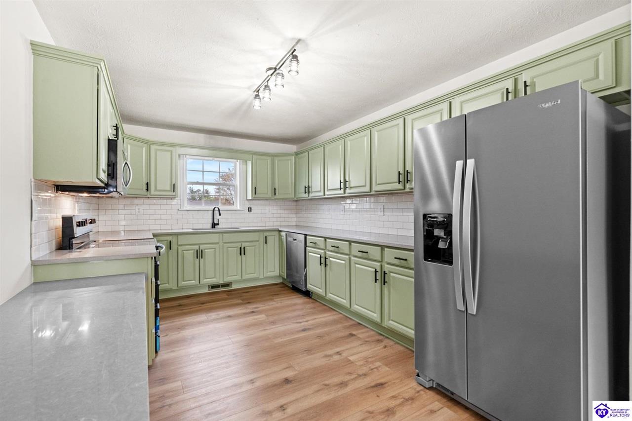 510 University Drive photo 8