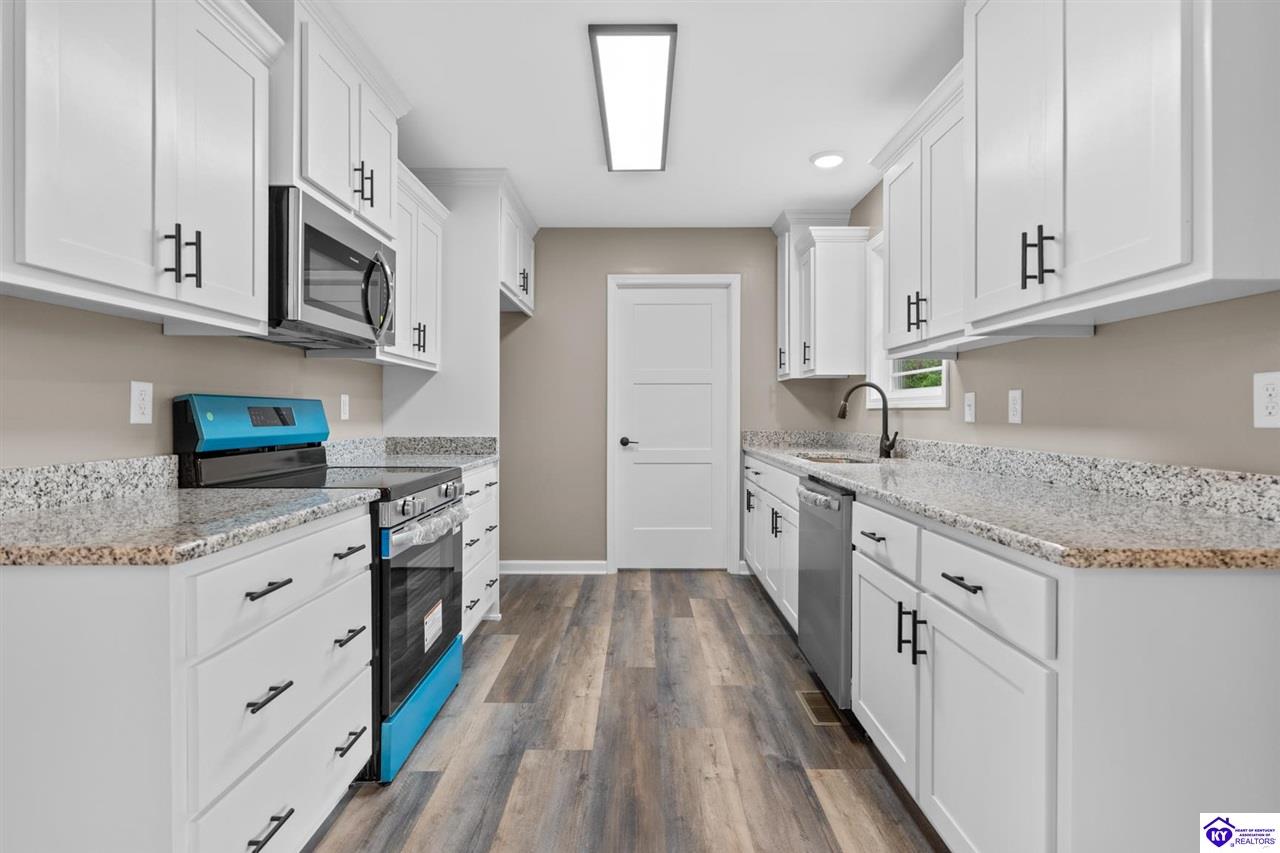 741 W Rhudes Creek Road photo 10