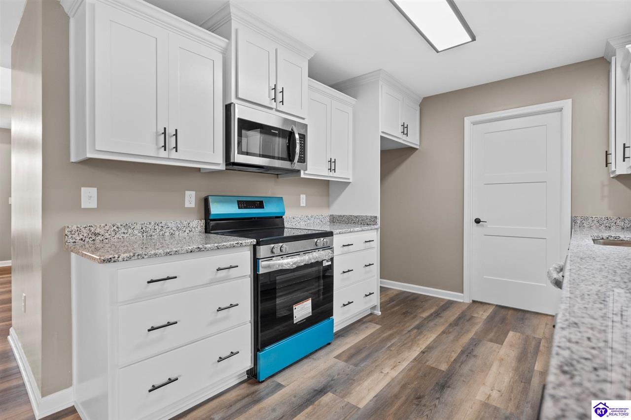 741 W Rhudes Creek Road photo 11