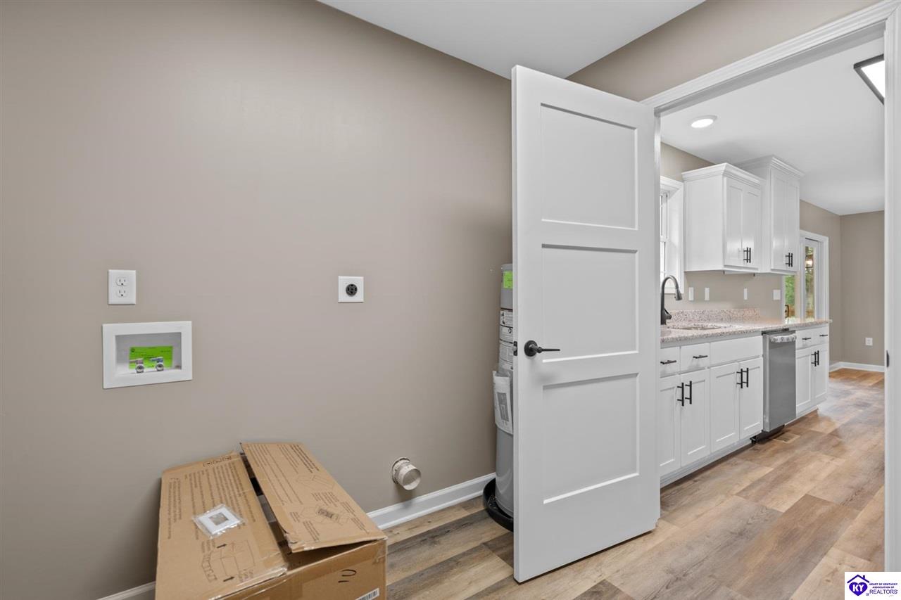 741 W Rhudes Creek Road photo 13