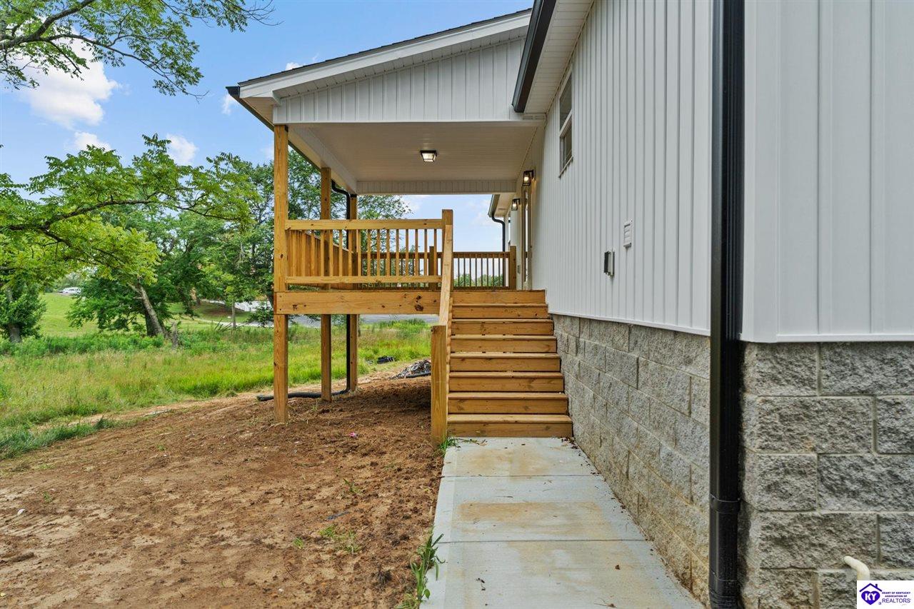 741 W Rhudes Creek Road photo 25