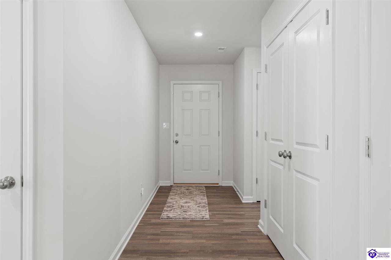 206 High Peak Place photo 4