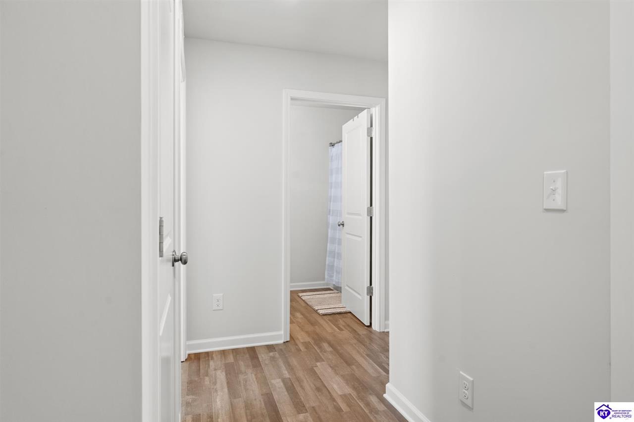 206 High Peak Place photo 9