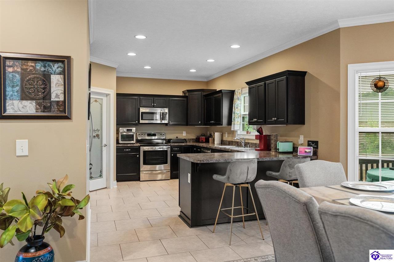 125 Hopewell Court photo 13