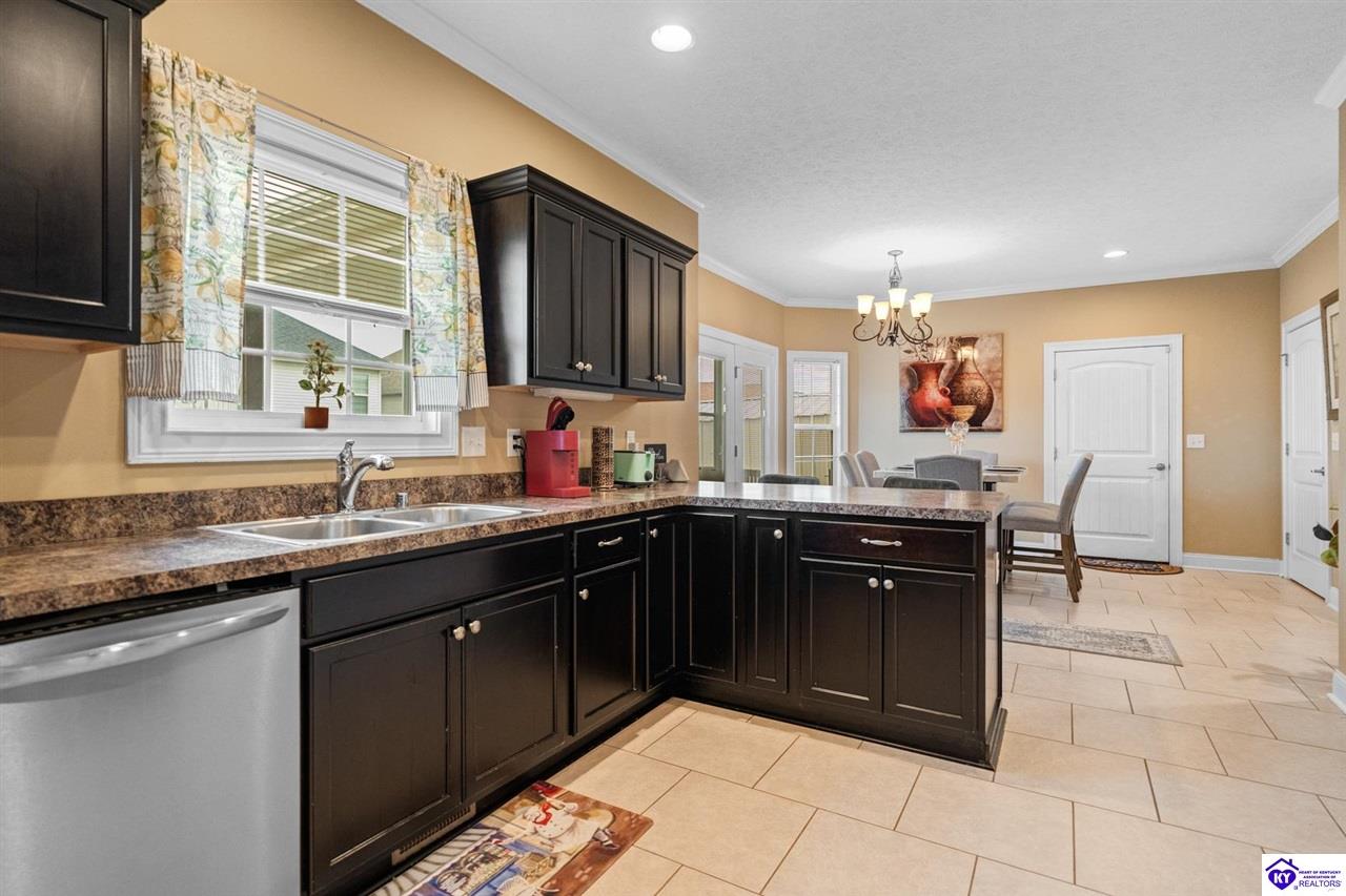 125 Hopewell Court photo 15