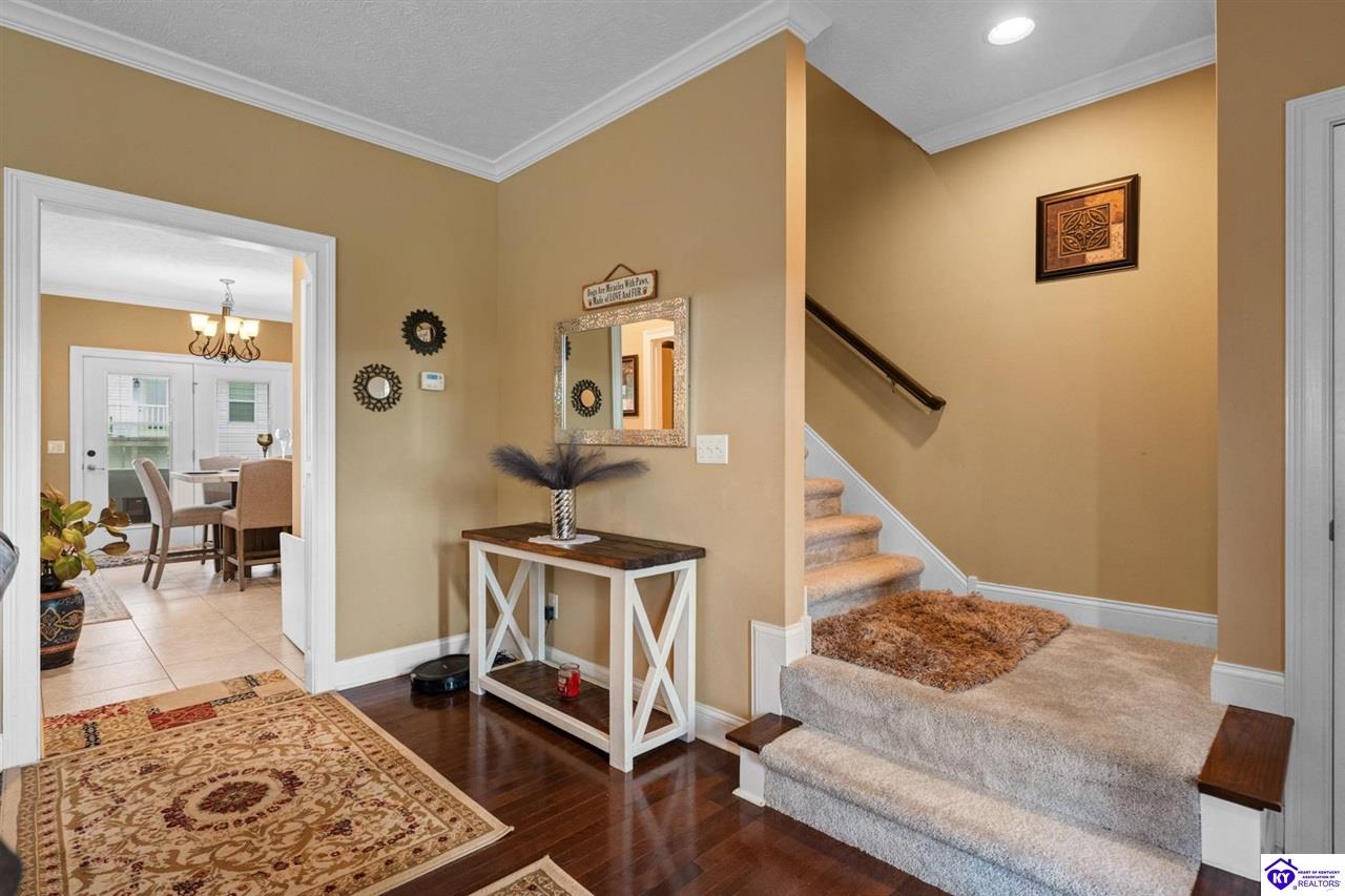 125 Hopewell Court photo 16