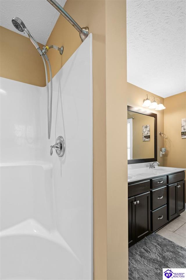 125 Hopewell Court photo 24