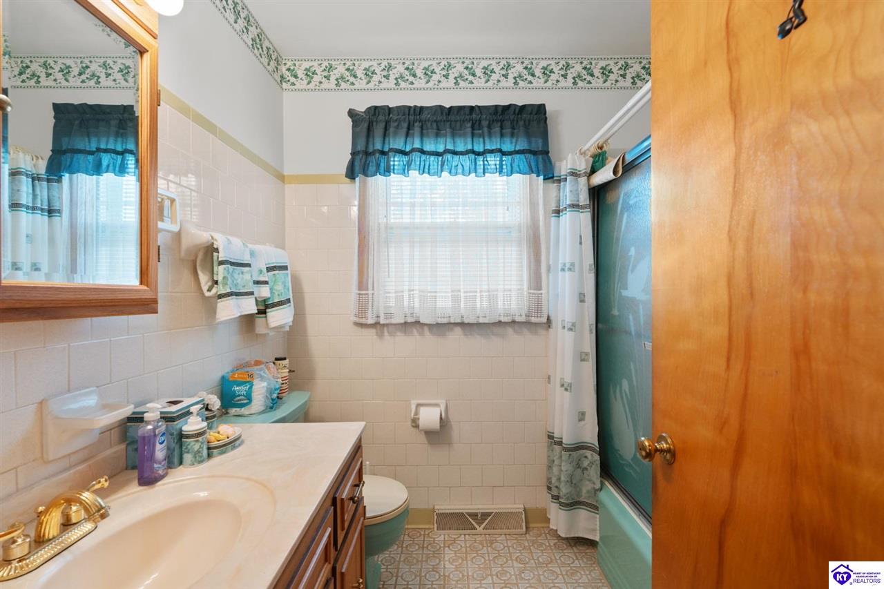 1235 Deering Lane photo 12